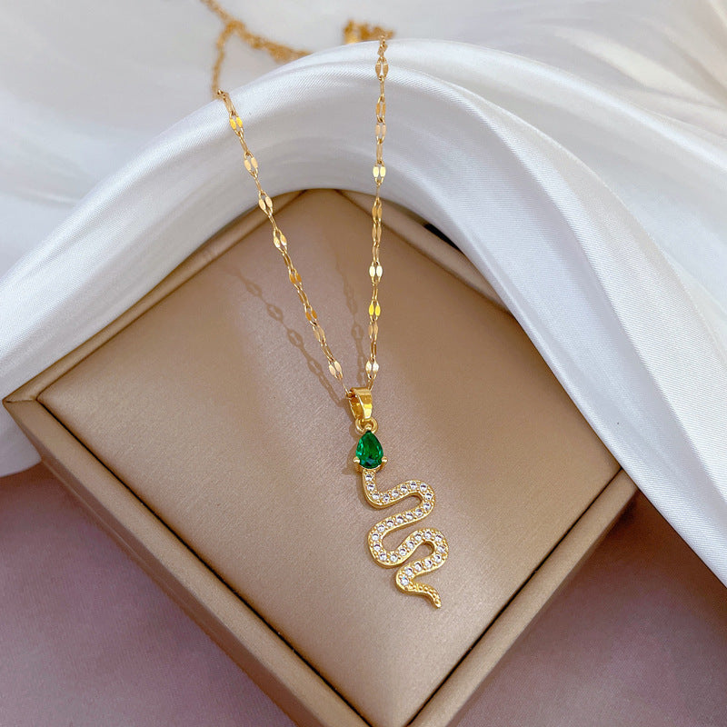 Light Luxury Green Eye Necklace